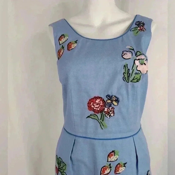 Stunning BODEN Blue Embroidered
Fruity Fun Dress 100% Cotton W/Pockets Size 4R - Picture 6 of 12